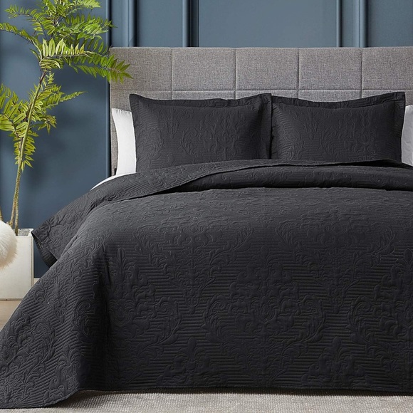 NewBlack King Size Damask Woven Quilt Bedspread Blanket & Pillows